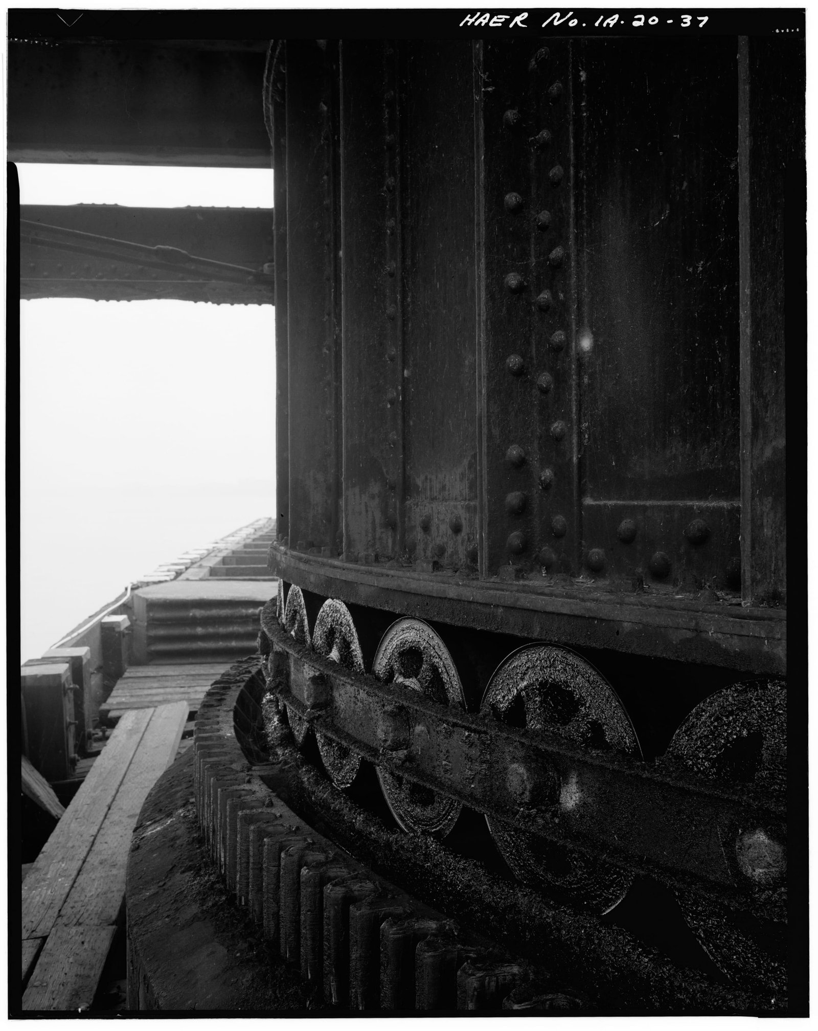 Rollers and drum, previous bridge